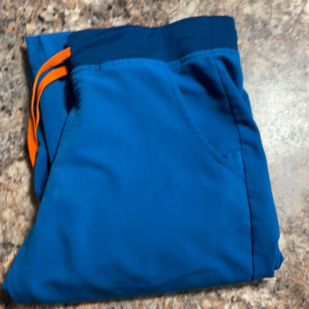 Like new Fig scrub pants